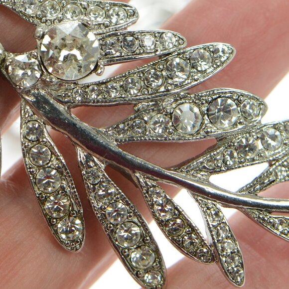 Oscar de la Renta Crystal Necklace - Picture 5 of 7